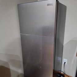 Vissani Fridge 