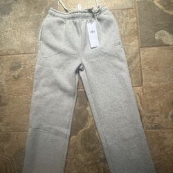 Alo Yoga Pants (M)