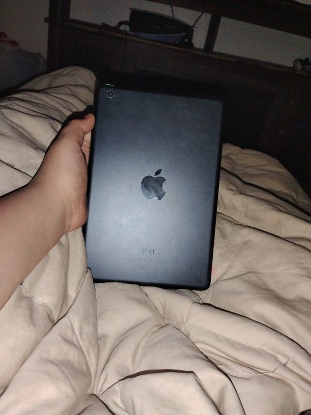 iPad Used Little Crack
