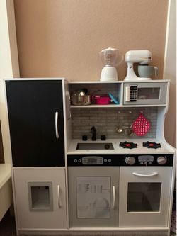 Kids Play kitchen