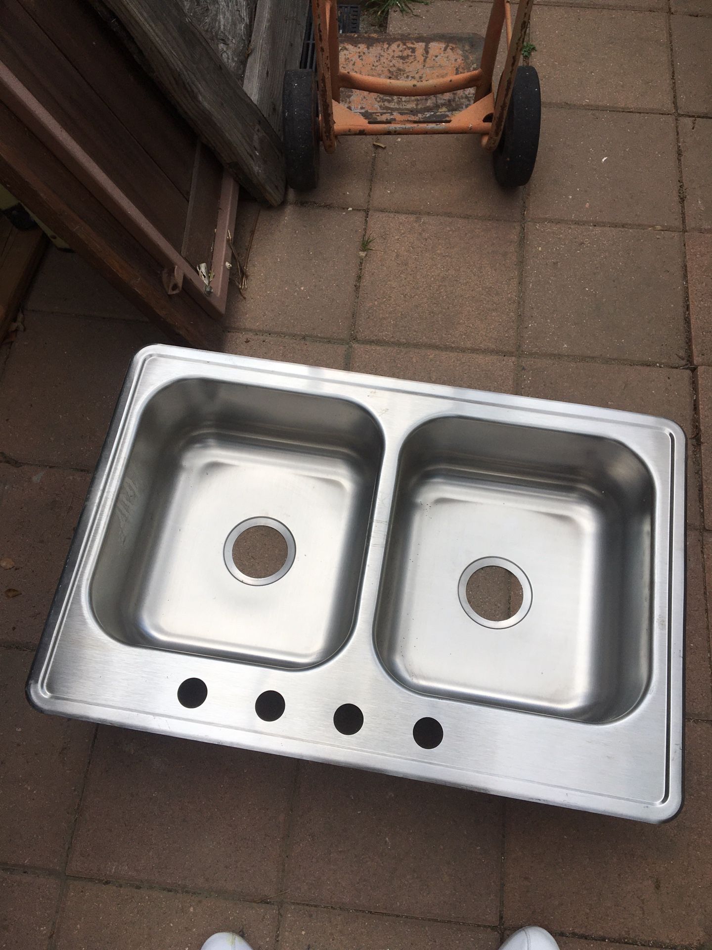 Stainless steel sink