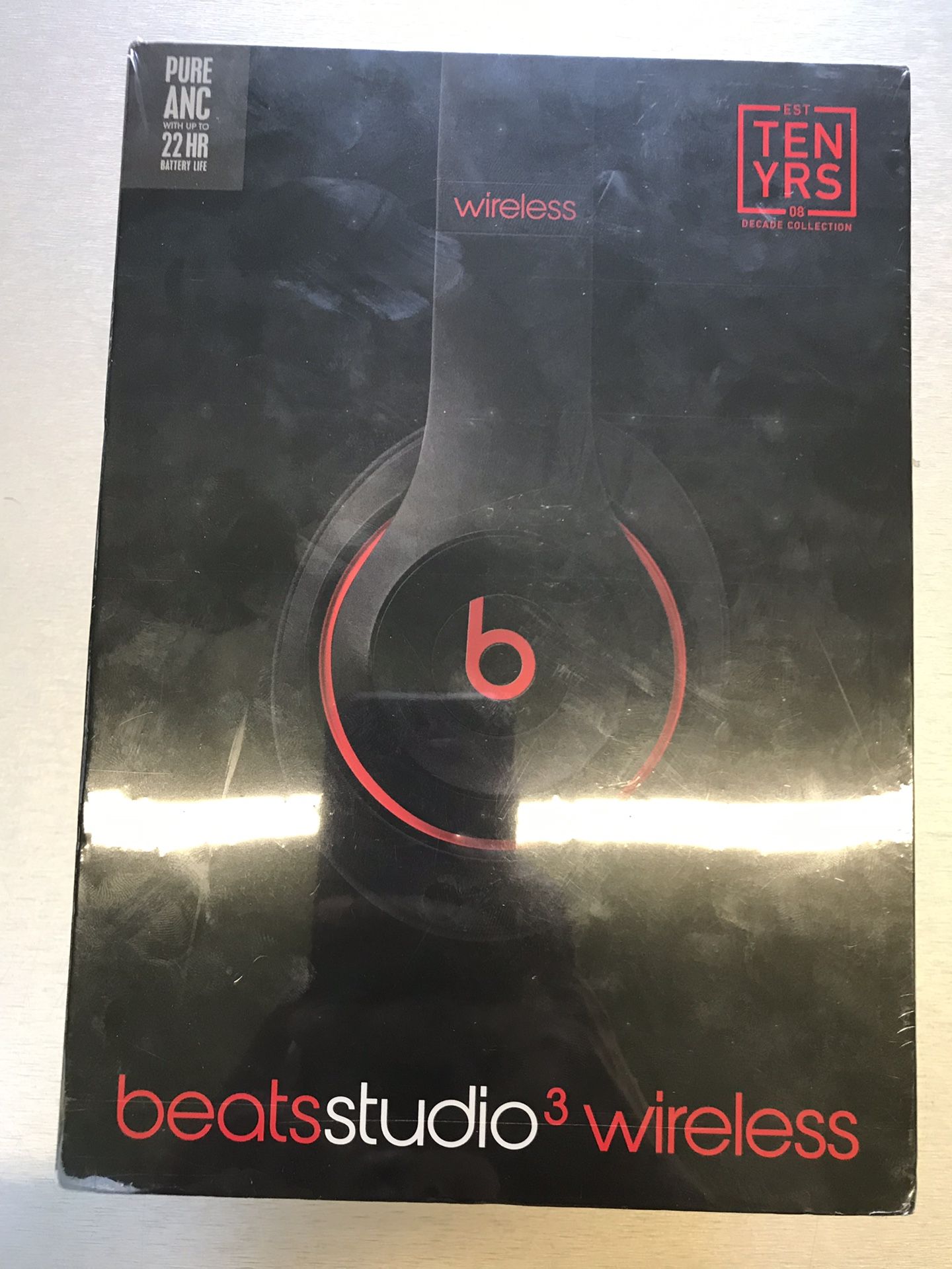Beats Studio3 Wireless headphones deliver a premium listening experience. They actively block external noise, and the real-time audio calibration pre