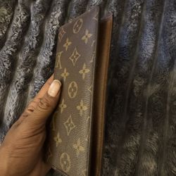 Men’s Louis Vuitton Wallet In Like New Condition $275