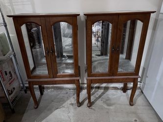 2x Small display glass cabinet with glass shelf