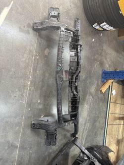 2015 - 2021 ford trasit  350 radiatir support