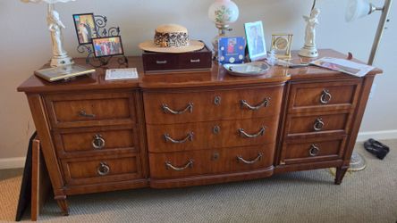 Vintage Thomasville French Regency Louis XVI Carved Fruitwood