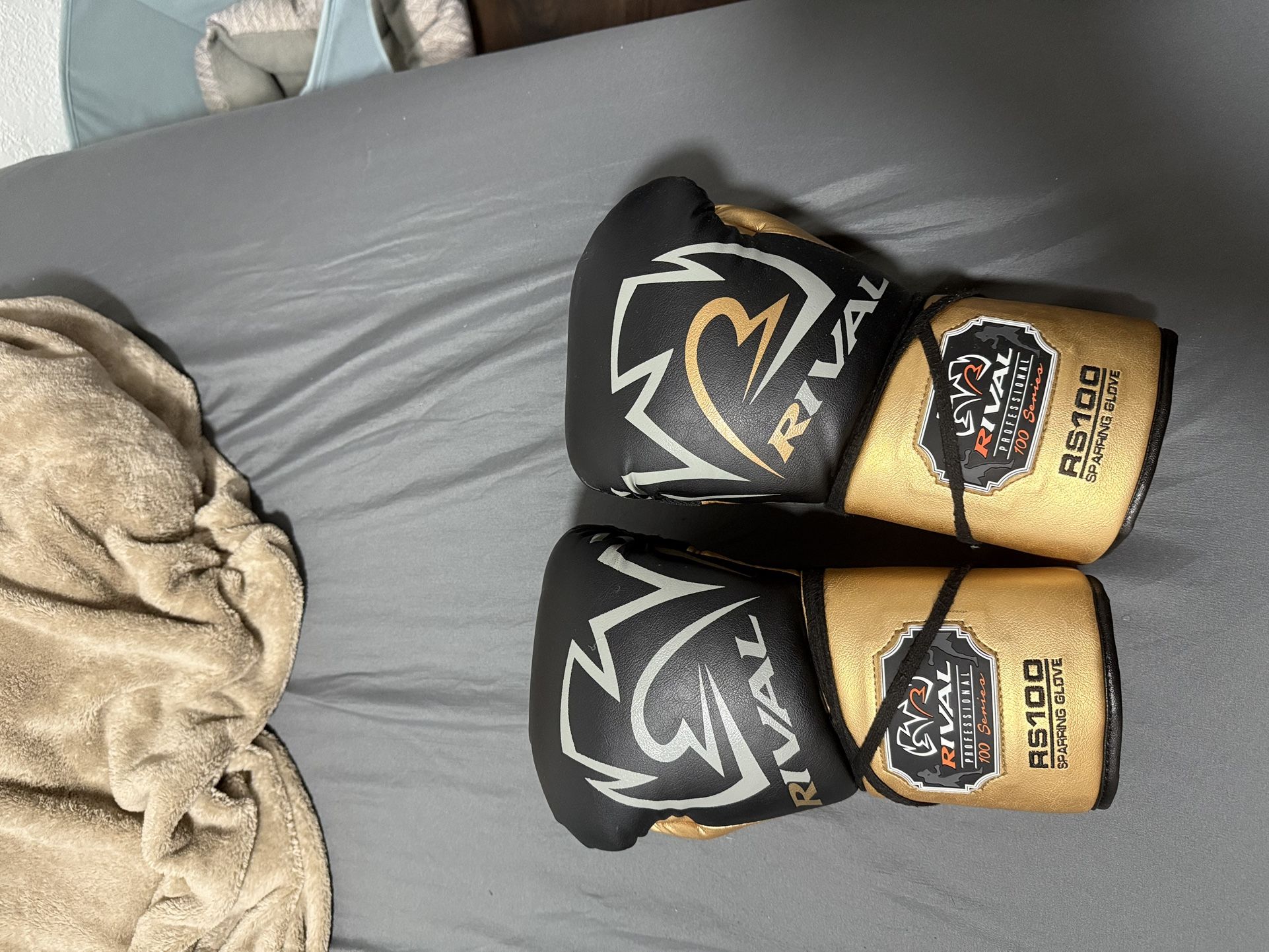 rival sparring boxing gloves
