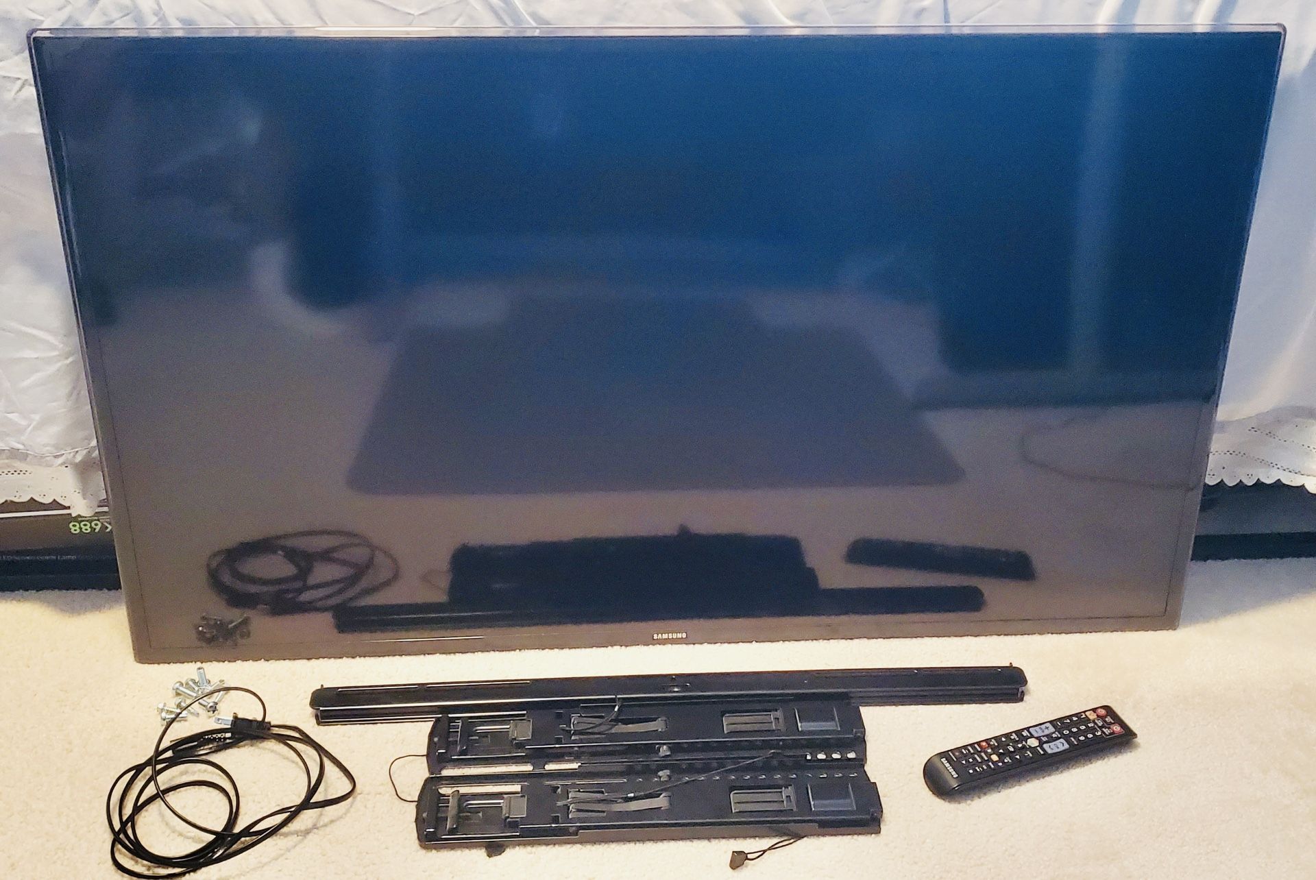 SAMSUNG UN50F6350 50" 1080P 240 CMR LED SMART TV
