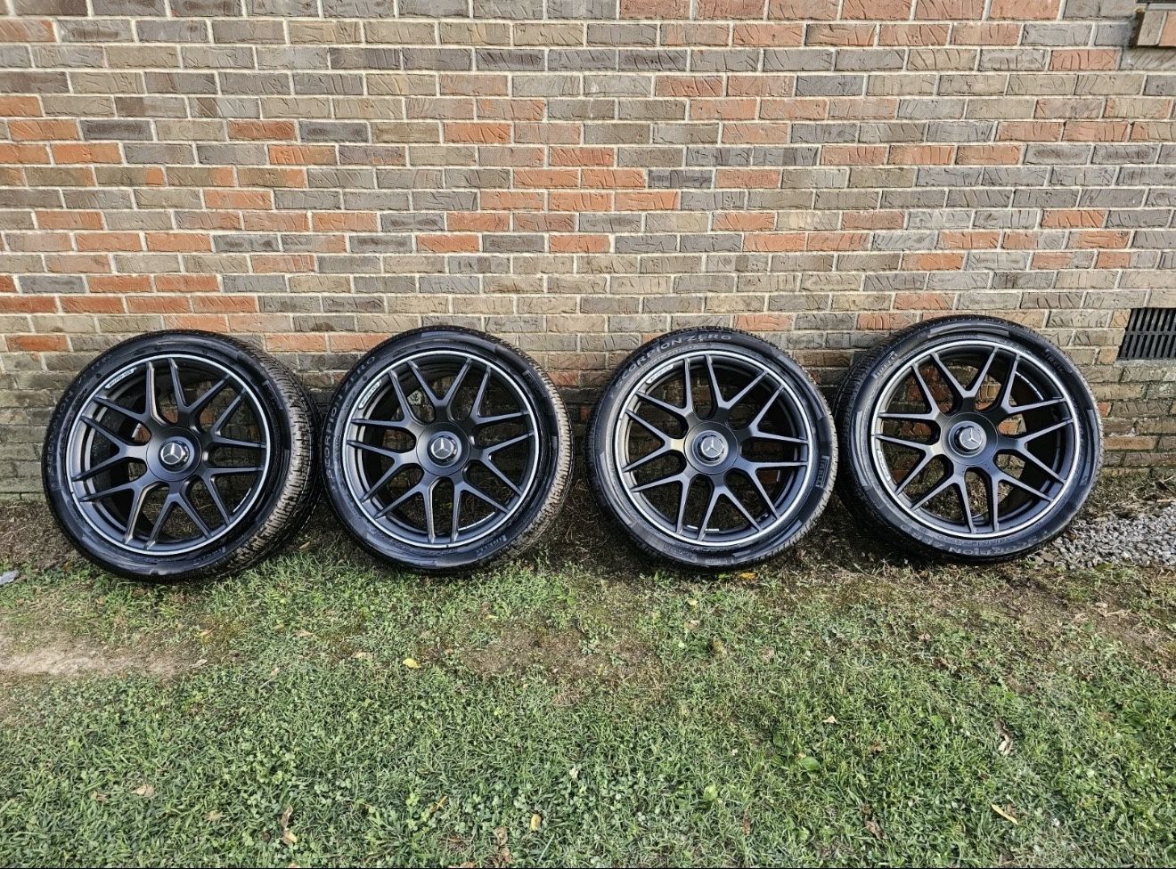 Genuine Set of 22 Inch 5x130 Mercedes-AMG G550 G63 Rims W/ Pirelli Scorpion Zero