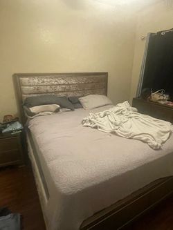 King size bed frame an mattress
