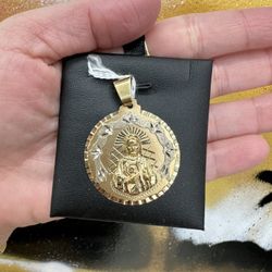 14k JESÚS CHARM 