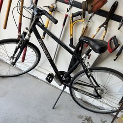     Schwinn hybrid Bike