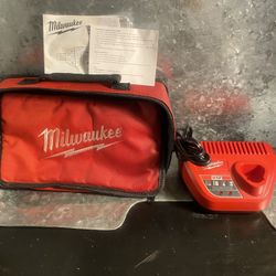  Cargador  De Bateria Nuevo 15$