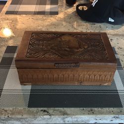 Vintage cedar trinket box/ jewelry