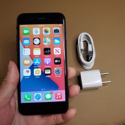 iPhone 7 - UNLOCKED - Like New  