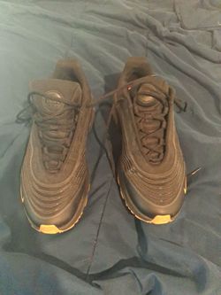Nike Air Max  Black Gold Sneakers