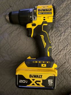 Dewalt 1/2” hammer drill w battery