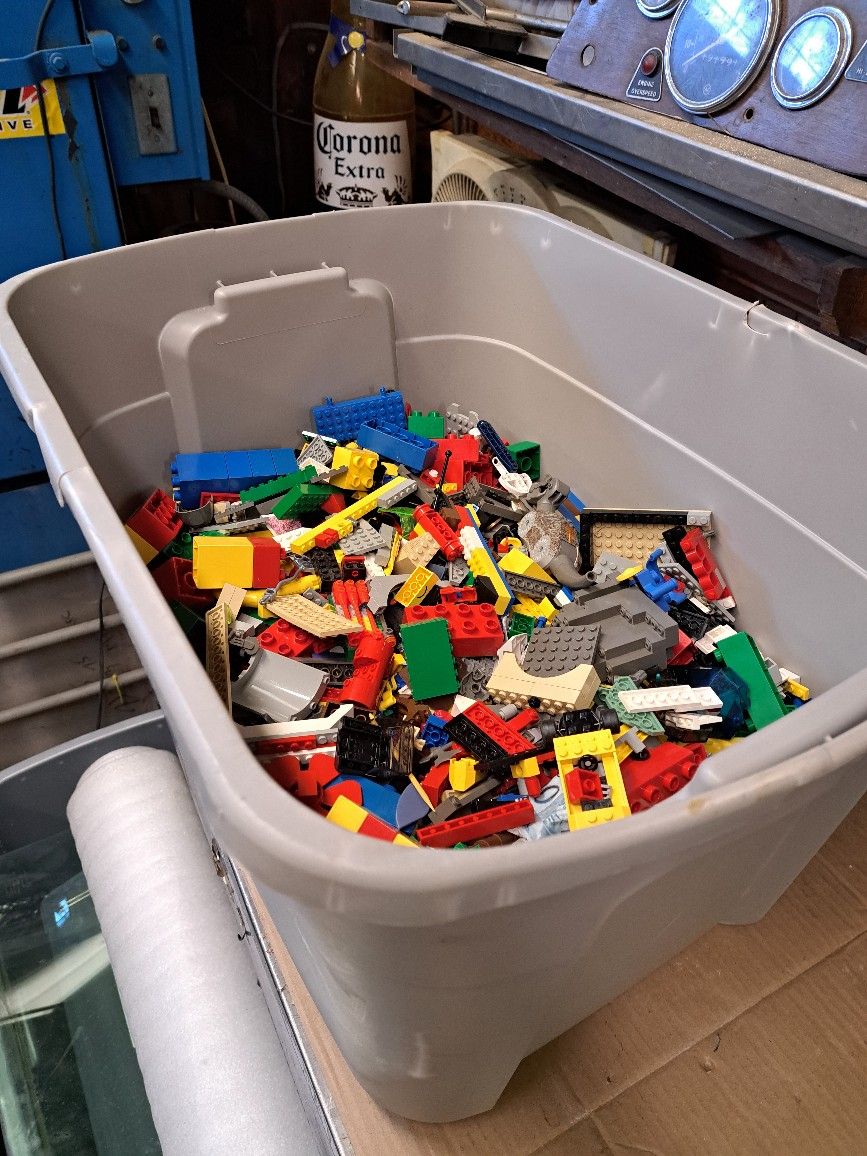 10 Lb Of Legos