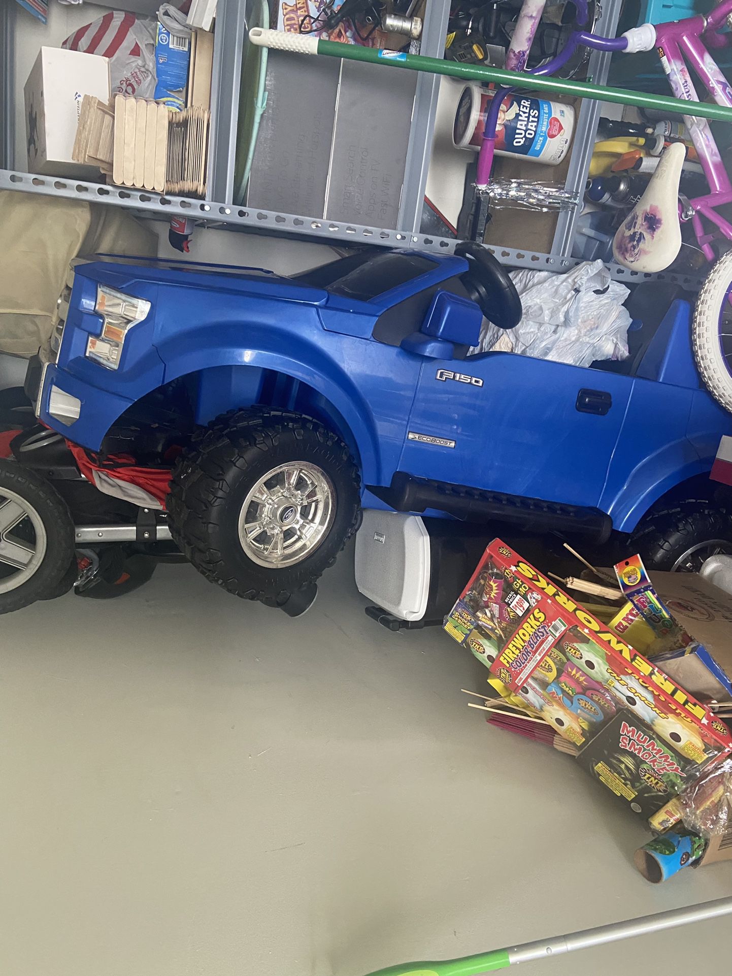 Power-wheels  F-150 Ride On 12v Vehicle With Working Tailgate 