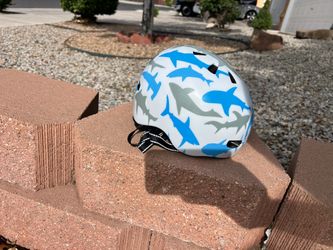 Nutcase kids bike helmet with MIPS and magnetic buckle (18-5/8” to 19-1/2”)