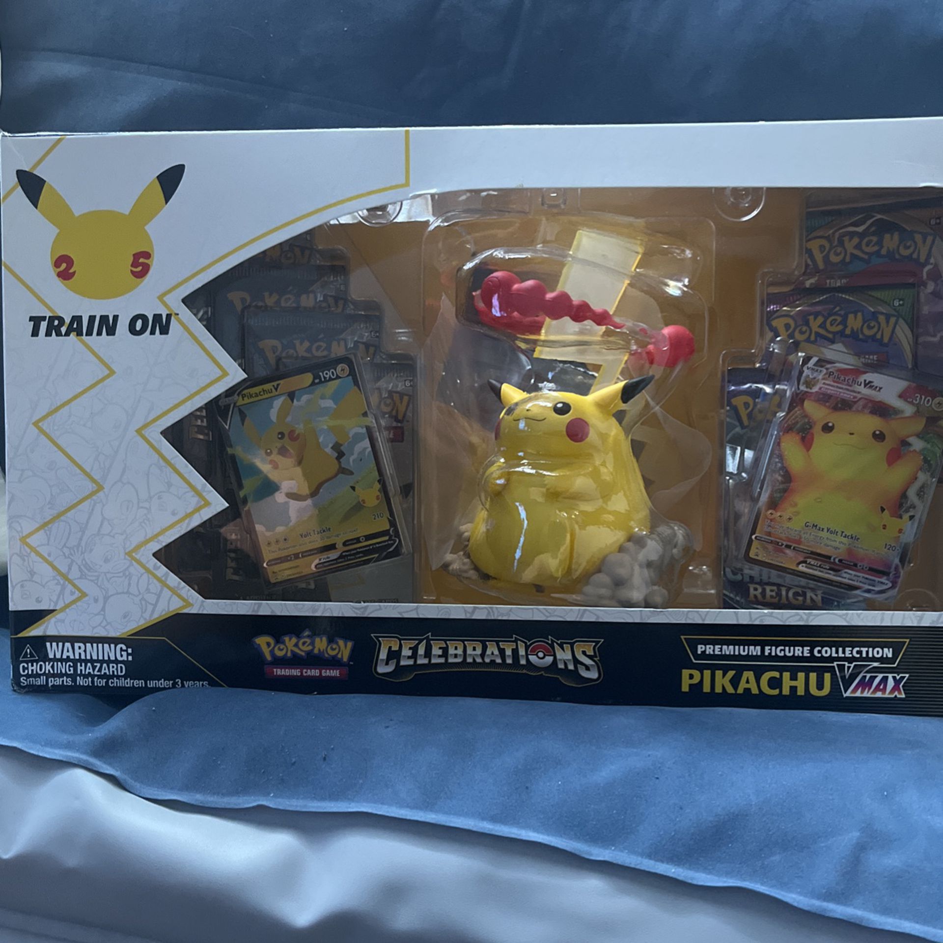 Pikachu Vmax Premium Figure Collection