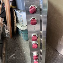 Wolf  36” Rangetop And Hood