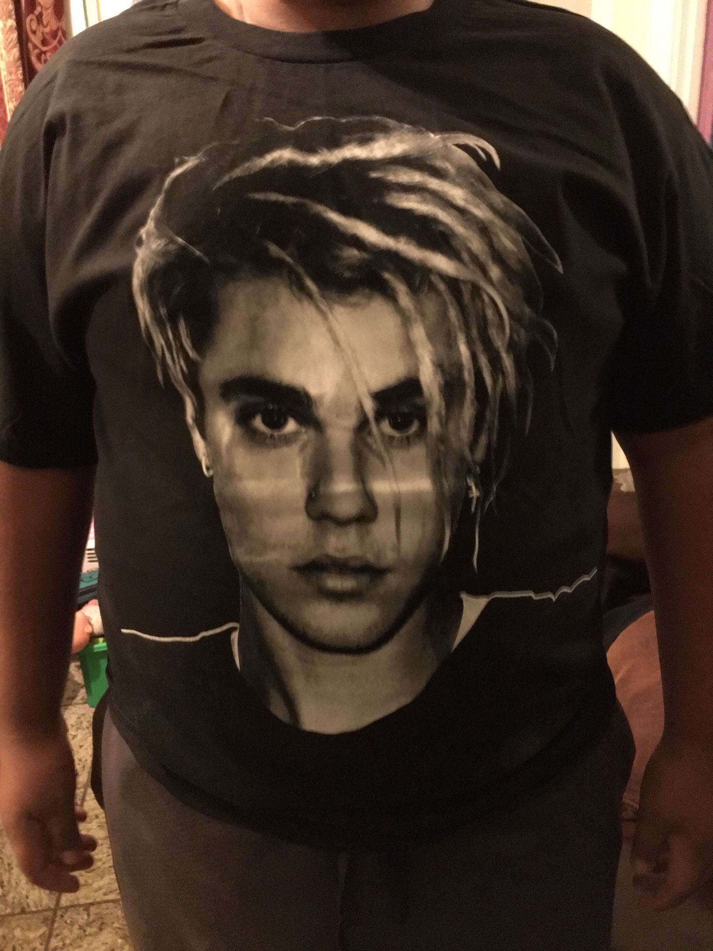 Justin Bieber shirt size lar