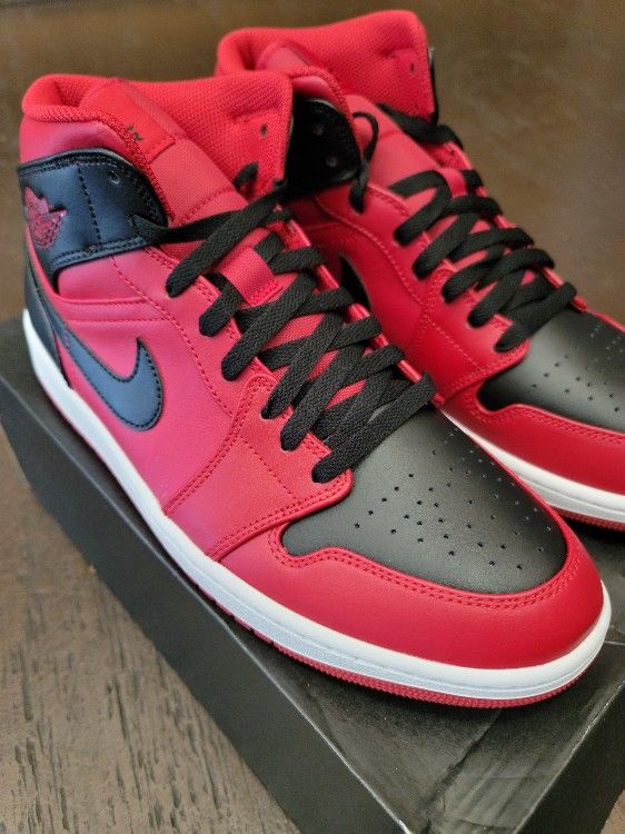 Jordan 1 Mid Reverse Bread (2021)