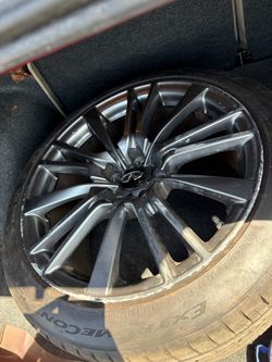 Infiniti wheel sport