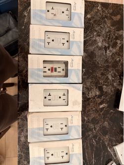 Leviton Acenti Outlet