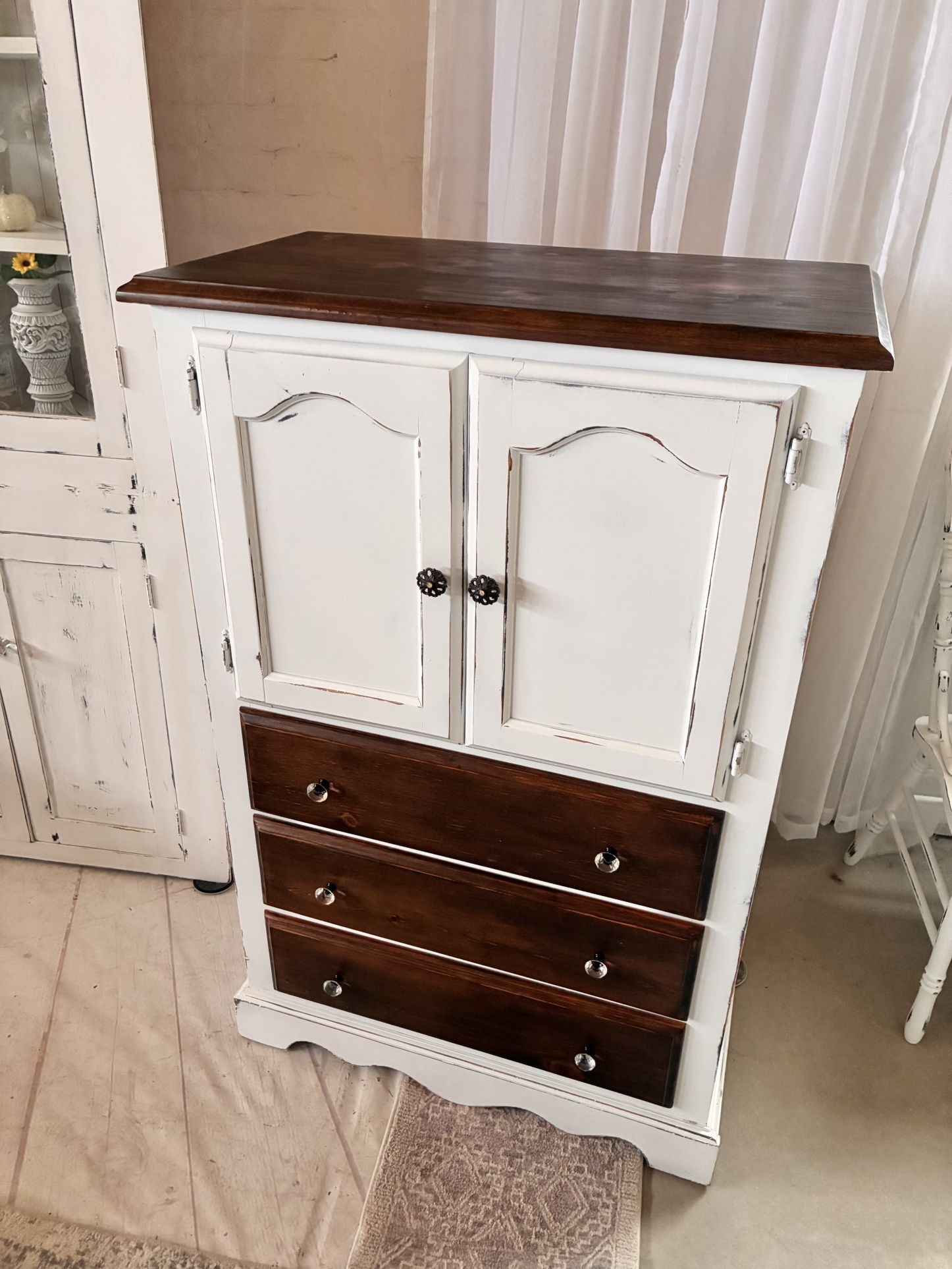 Dresser / Small Armoire