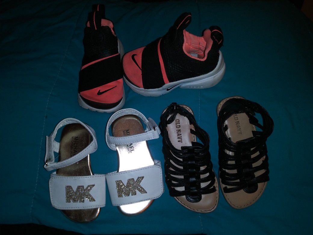 Michael Kors (5)& Old Navy Sandals(6) and Nike shoes(6) All are in excellent condition