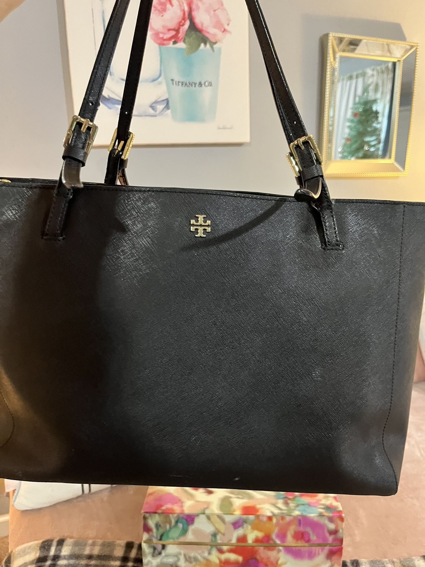 TORY BURCH BLACK SAFFIANO  LEATHER TOTE 