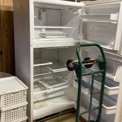 Free  Kenmore  Fridge/freezer. Fridge Does NOT Work.  Freezer Seems To Be Ok.  Prob Just Good For Parts. 