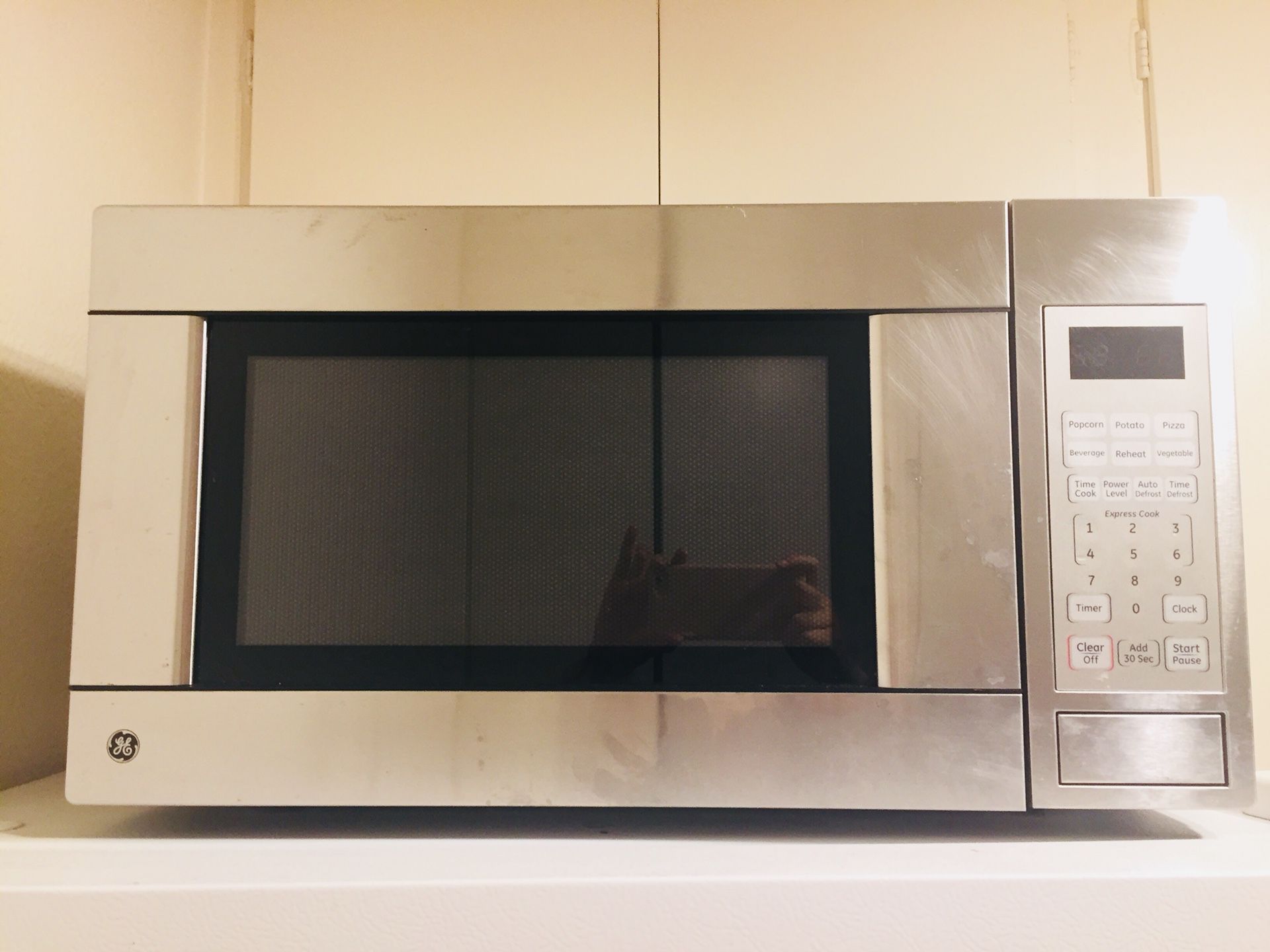 ***Moving Sale*** GE Microwave oven