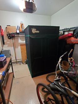 Hydro Crunch Grow Tent 4,x4'x7' With Accessories