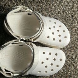 Crocs Size 7