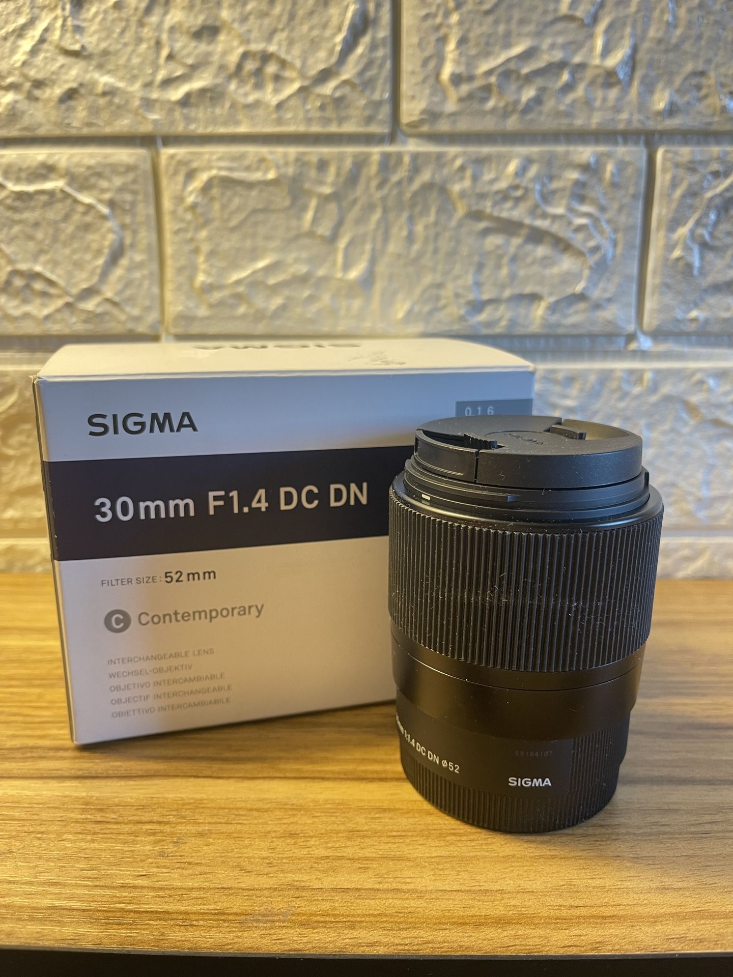 Sigma 30mm F1.4 - Sony E Mount