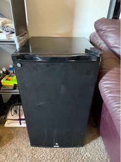 Mini fridge with lock option