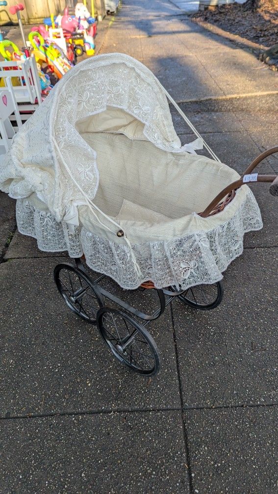 Vintage Wicker Kids Toddler Doll Stroller Carriage