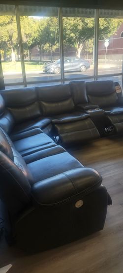 News power section sofa with3 power recliners