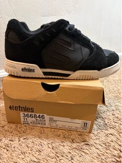 Etnies Skate Shoes