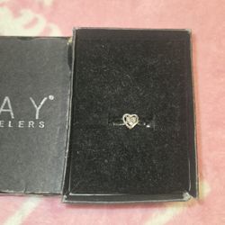 Kay Jewelers Sterling Silver Diamond Heart Ring - Needs Cleaning / Excellent Condition
