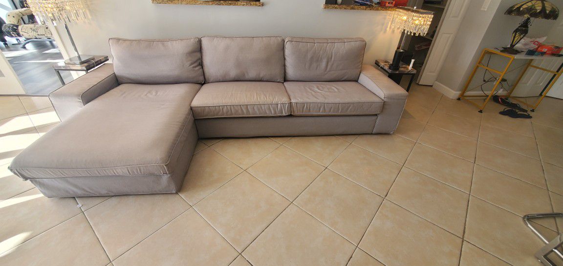 Great Sofa With Chaise In Excellen Condition!