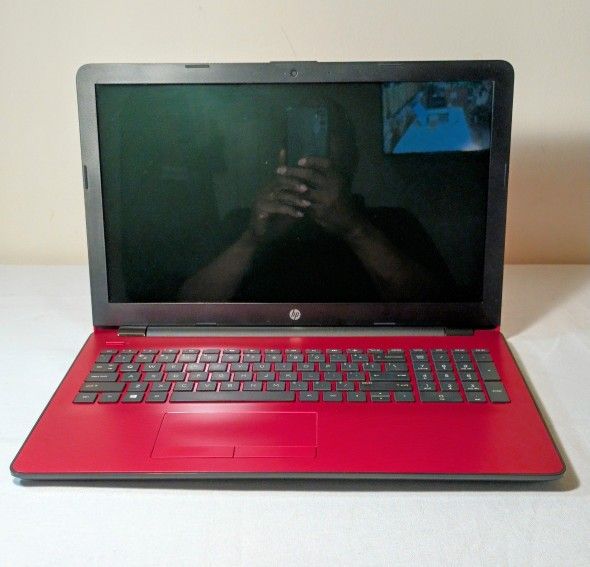 HP 15-BS144WM 15.6″ HD Touchscreen Laptop Red 4GB DDR4 System Memory 500 GB HD