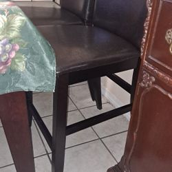 Marble Top Dining Room Set With 2 Pleatger Seat Chairs