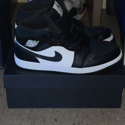 Brand New Black And White 1s Jordan Size 11/half