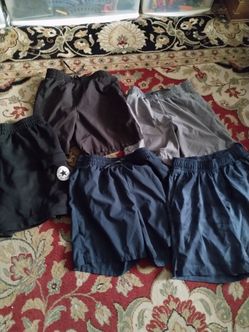 Shorts de niño size 8 nuevo sin etiqueta 5 nuevo 2 sé usó una vez $20 por los 7