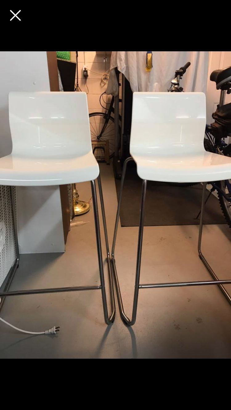 Modern bar stools (Set of 2)