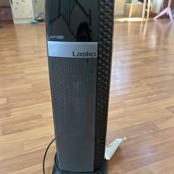 Lasko Ceramic Tower Heater – Auto Eco Mode 🌡️ “Priced to sell”